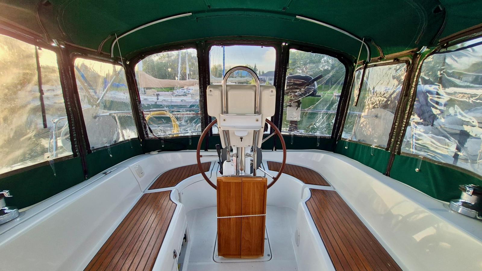 2005 Beneteau  323