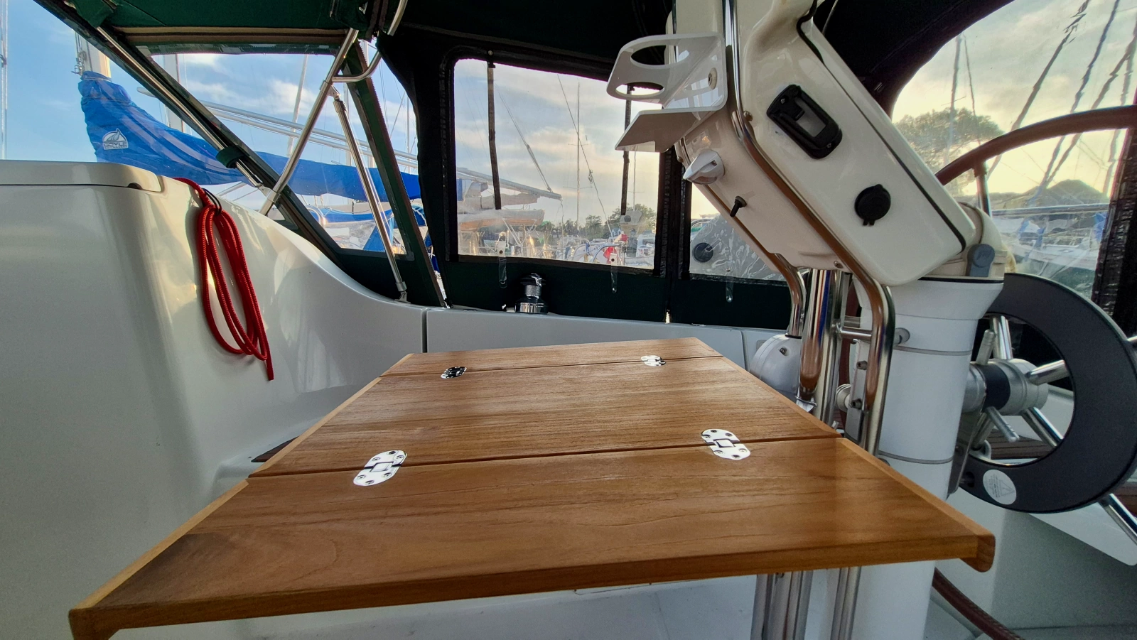 2005 Beneteau  323