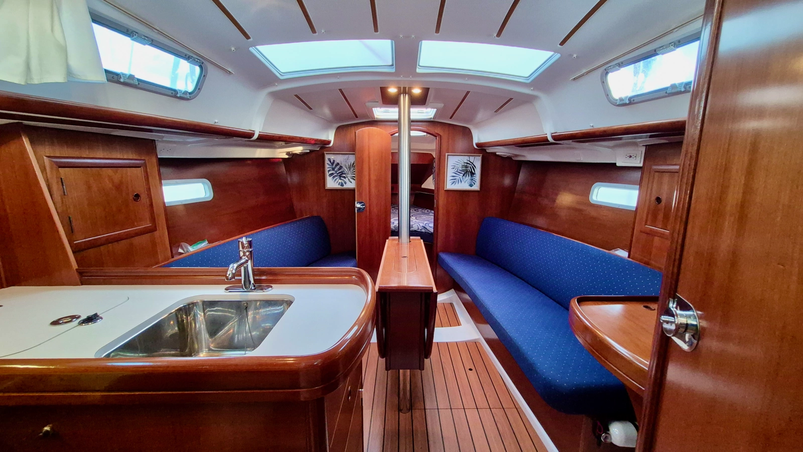 2005 Beneteau  323