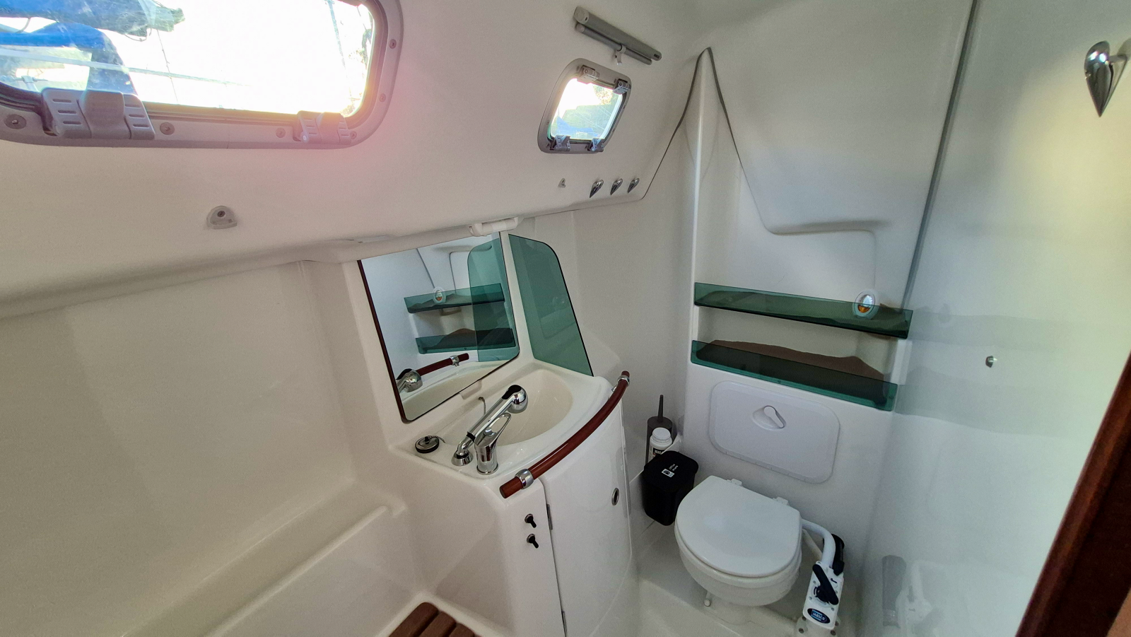 2005 Beneteau  323