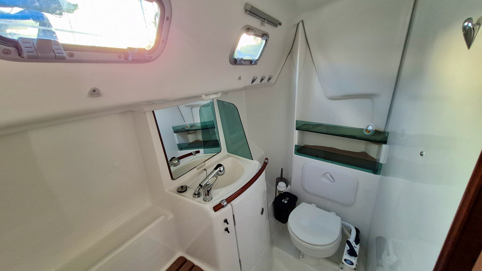 2005 Beneteau  323