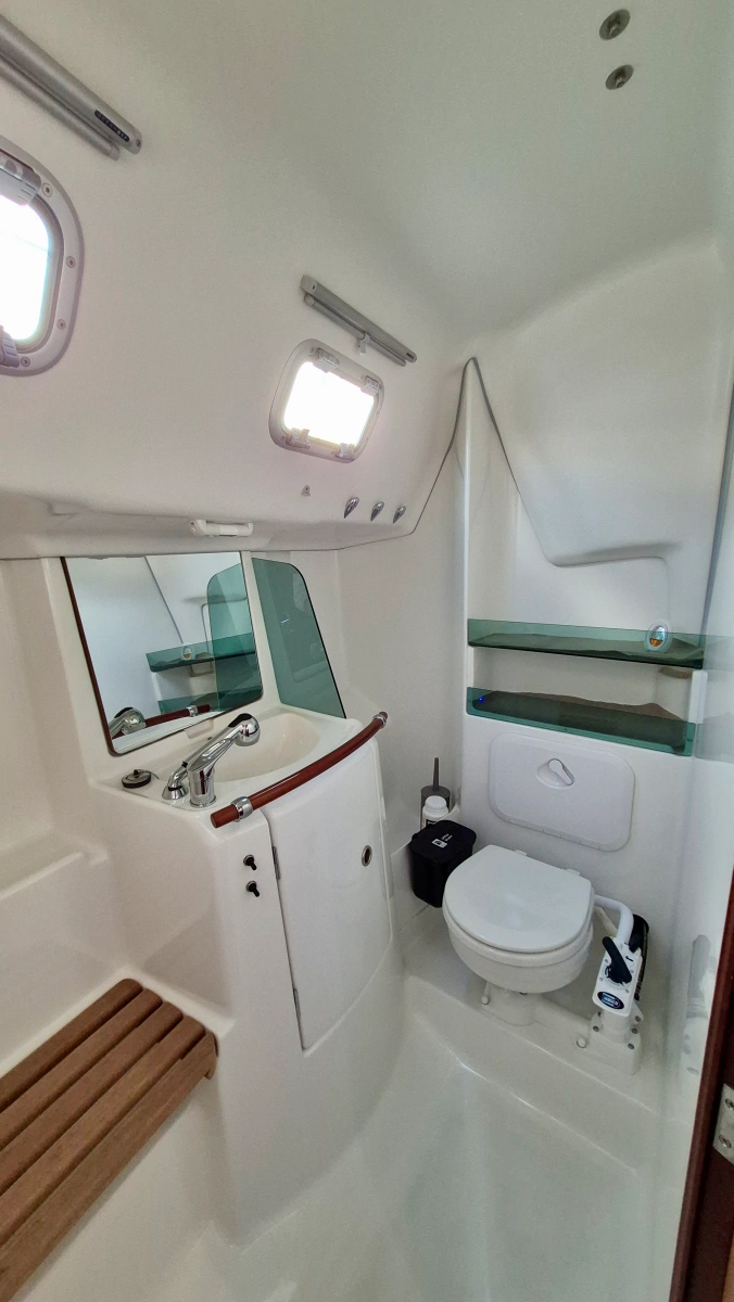 2005 Beneteau  323
