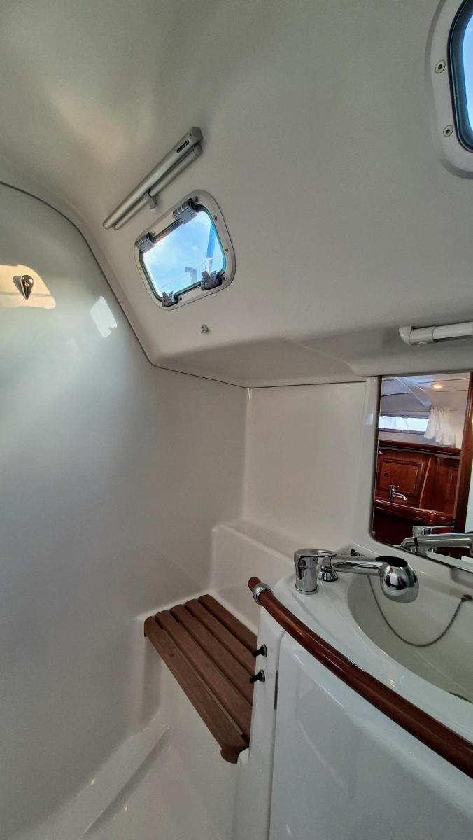 2005 Beneteau  323