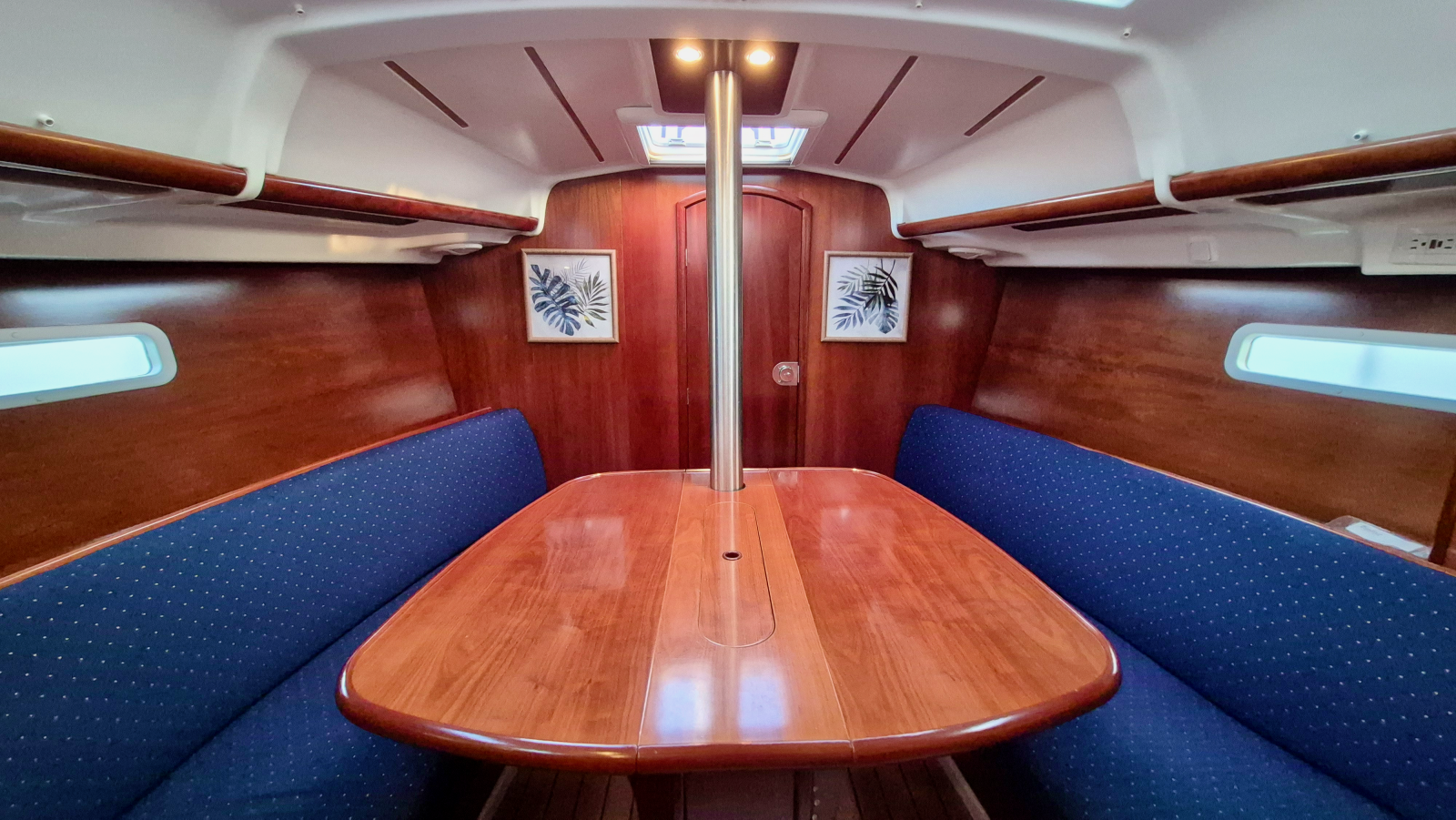 2005 Beneteau  323
