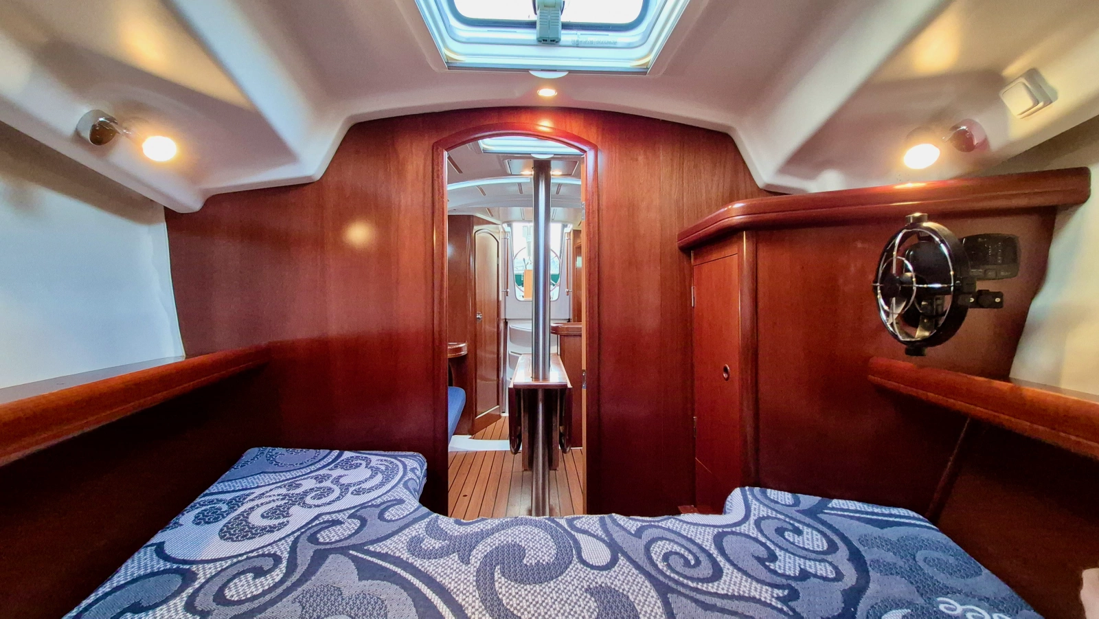 2005 Beneteau  323