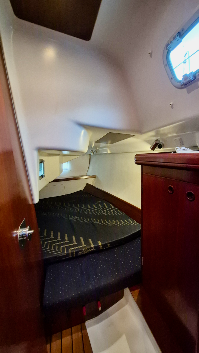2005 Beneteau  323