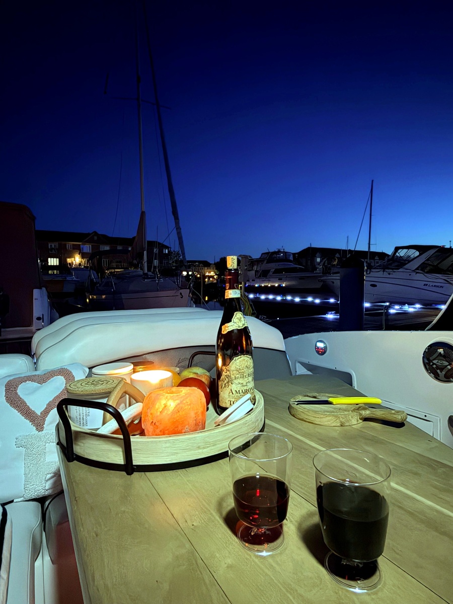 2011 Rinker 296 Captiva