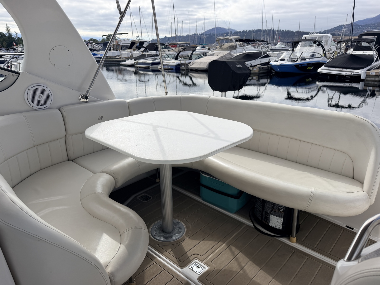 2003 Four Winns 298 Vista