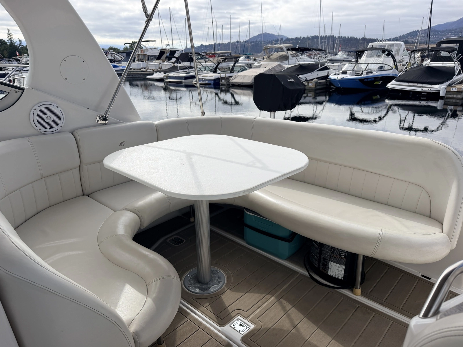 2003 Four Winns 298 Vista