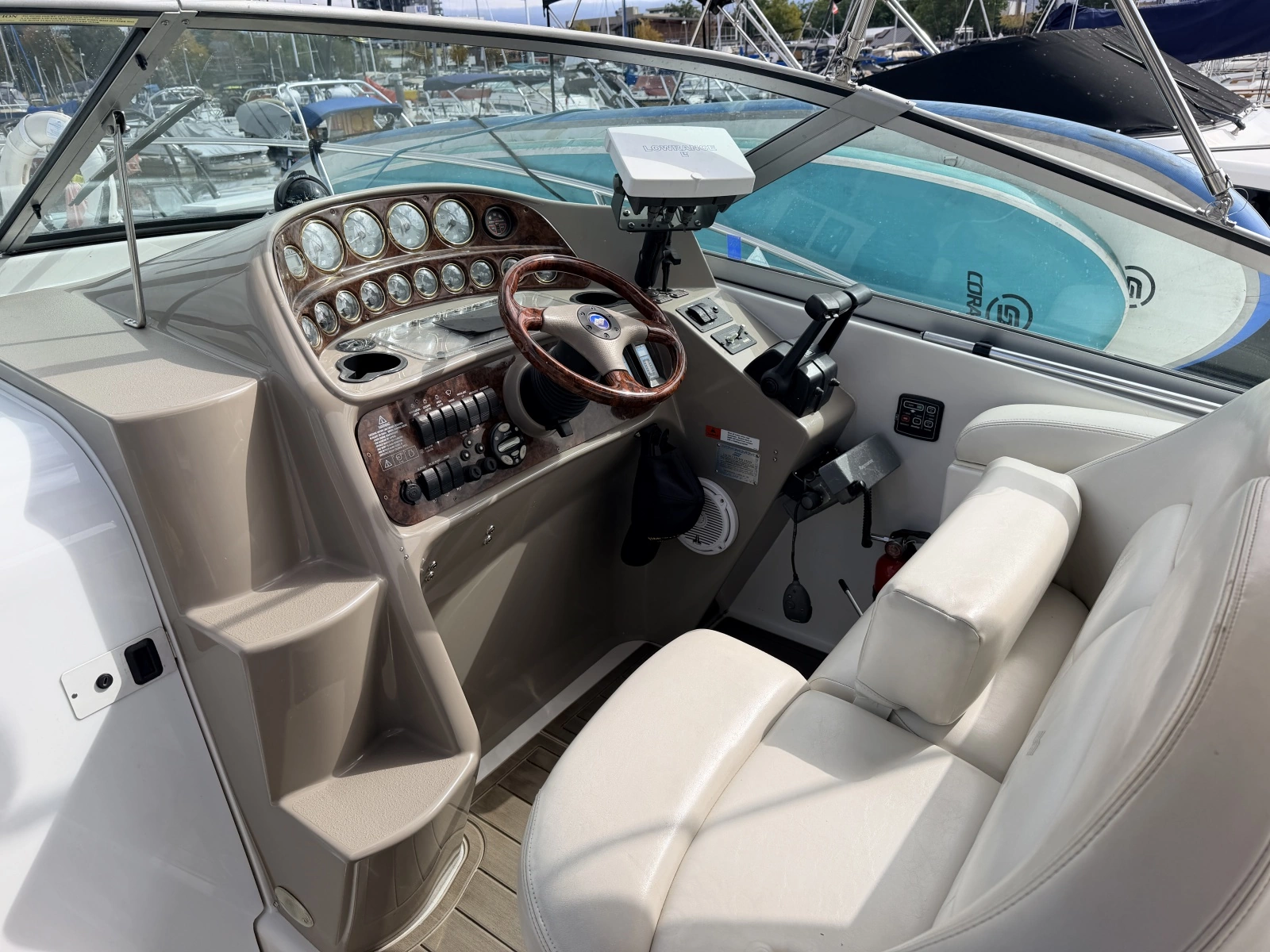 2003 Four Winns 298 Vista
