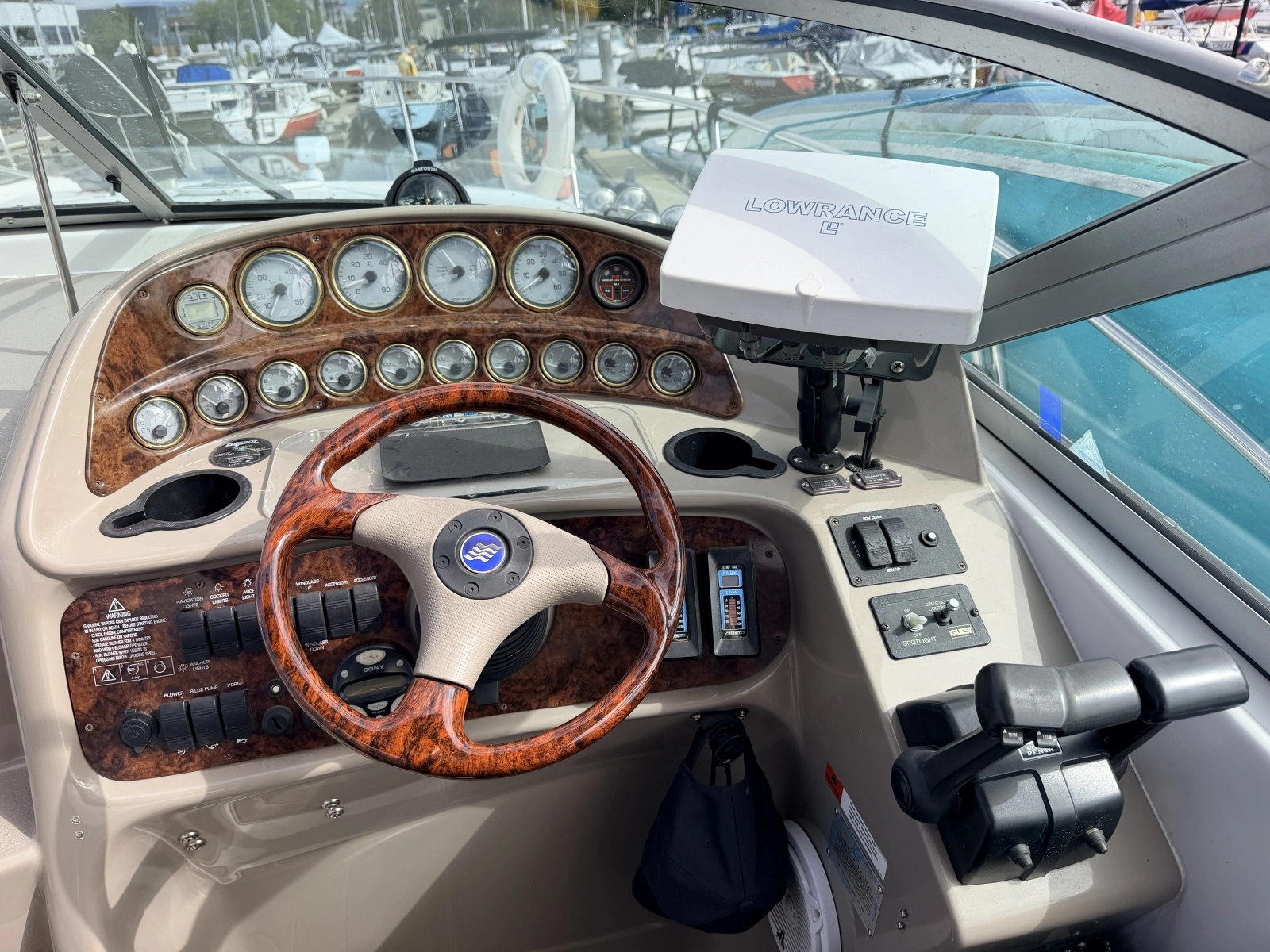 2003 Four Winns 298 Vista