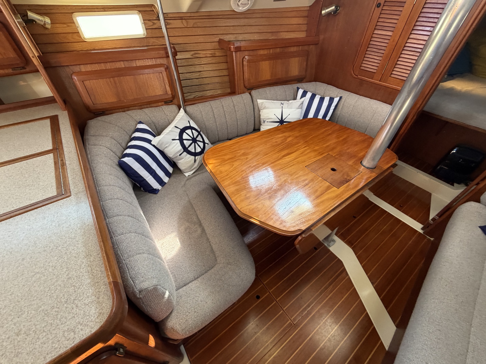1990 Hunter Legend 37.5