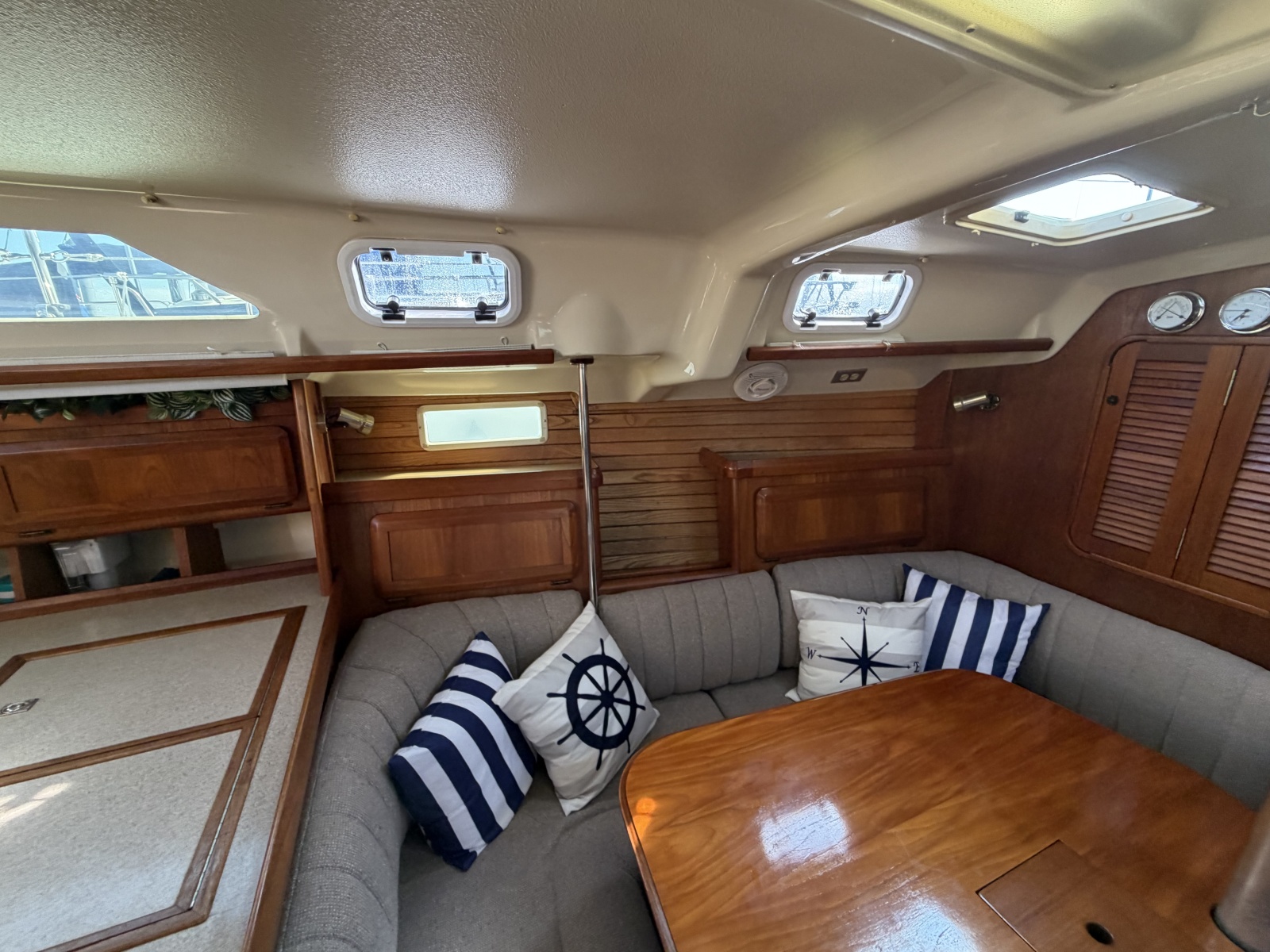 1990 Hunter Legend 37.5