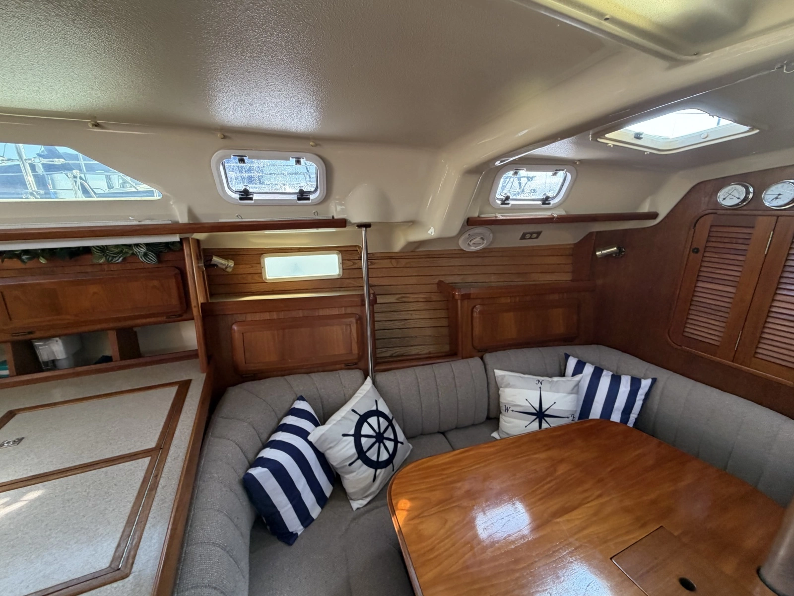 1990 Hunter Legend 37.5