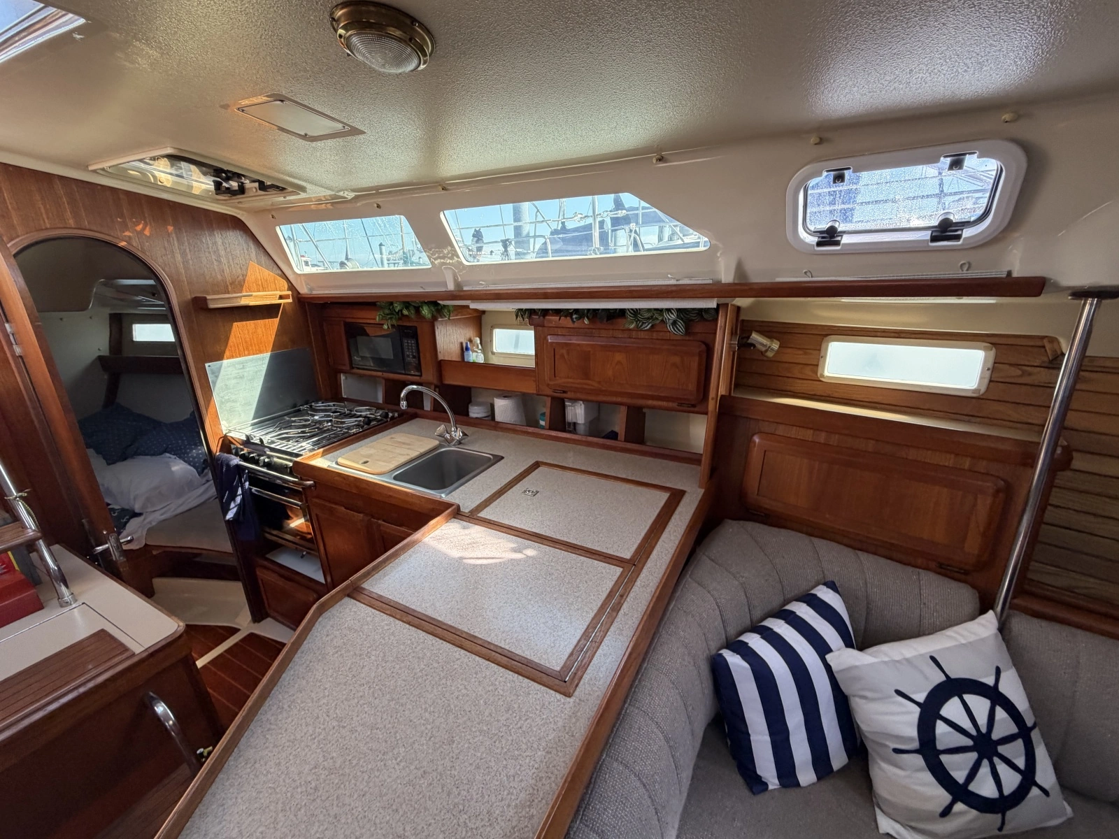 1990 Hunter Legend 37.5