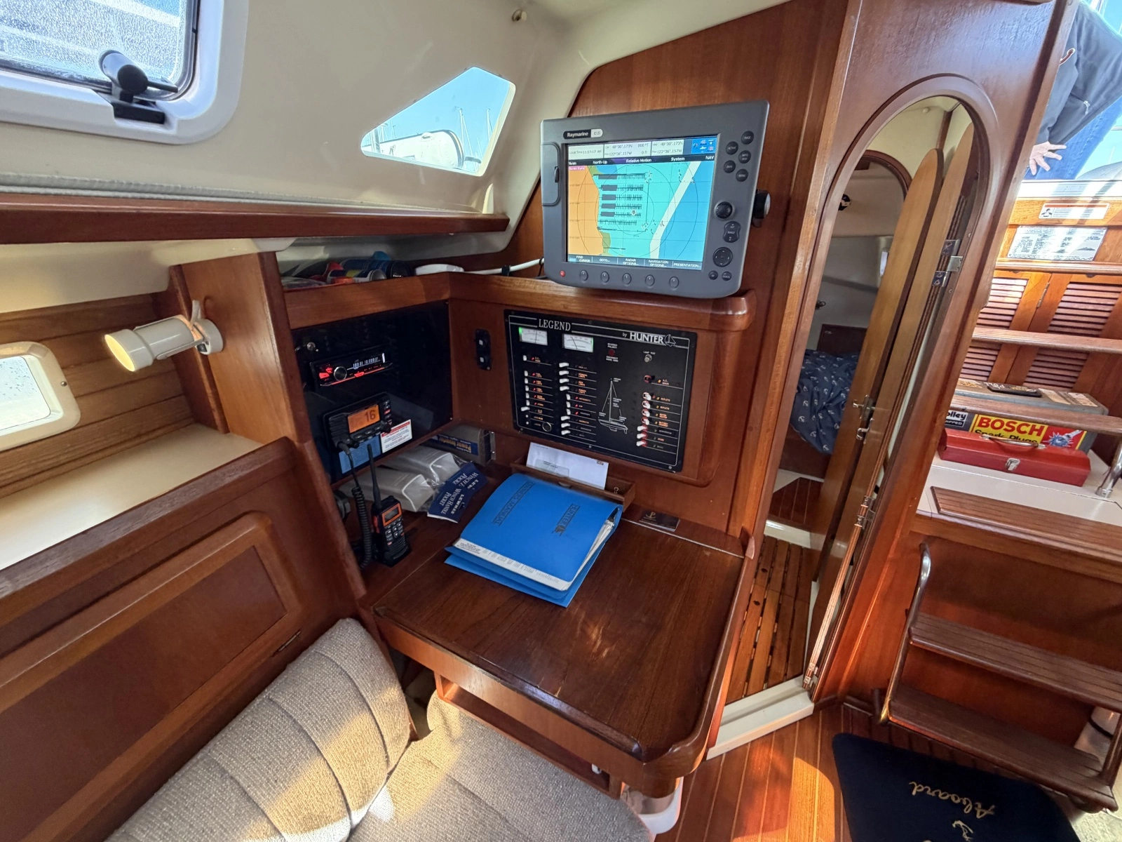 1990 Hunter Legend 37.5