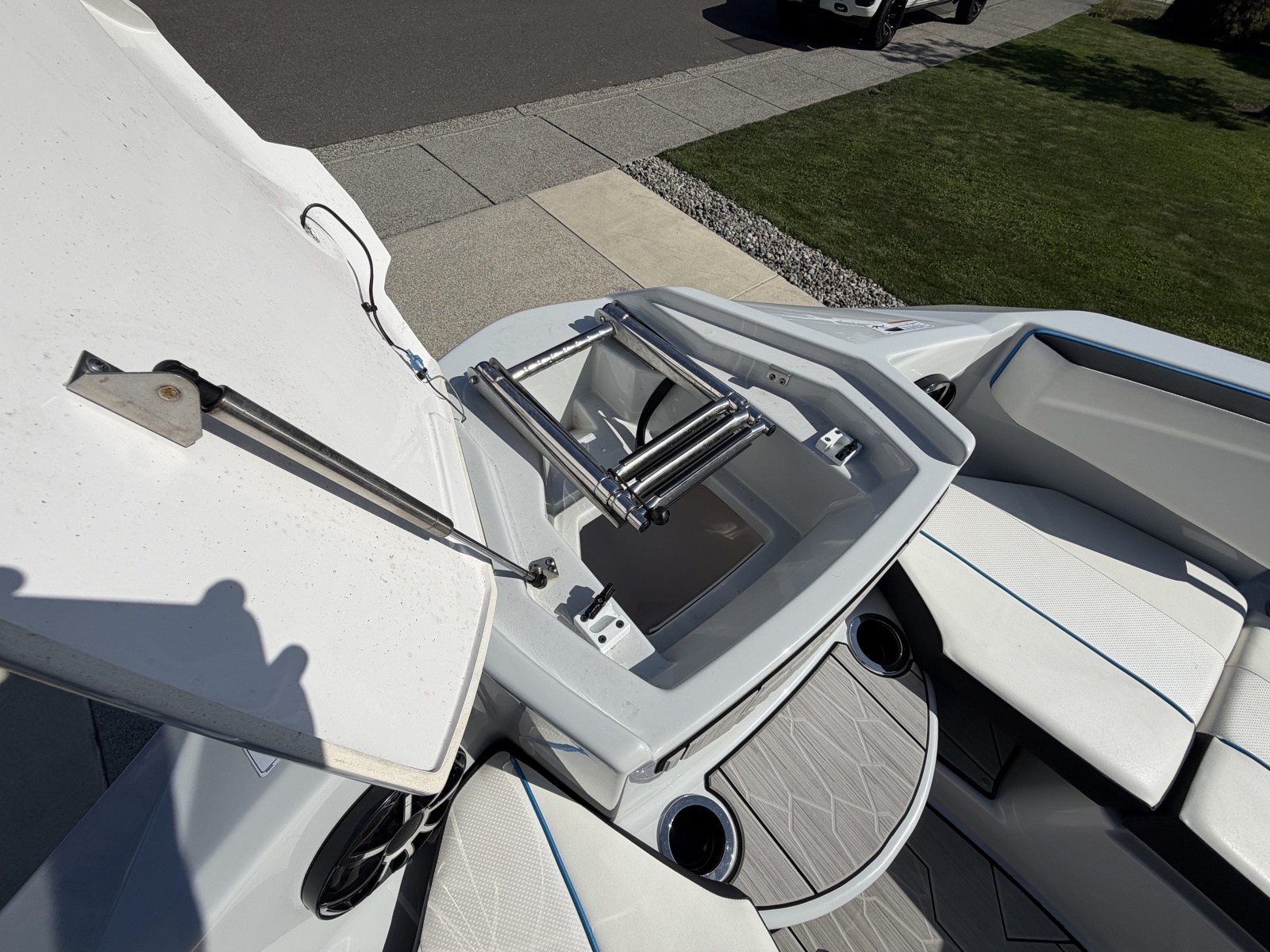 2023 Yamaha Boats 222xe