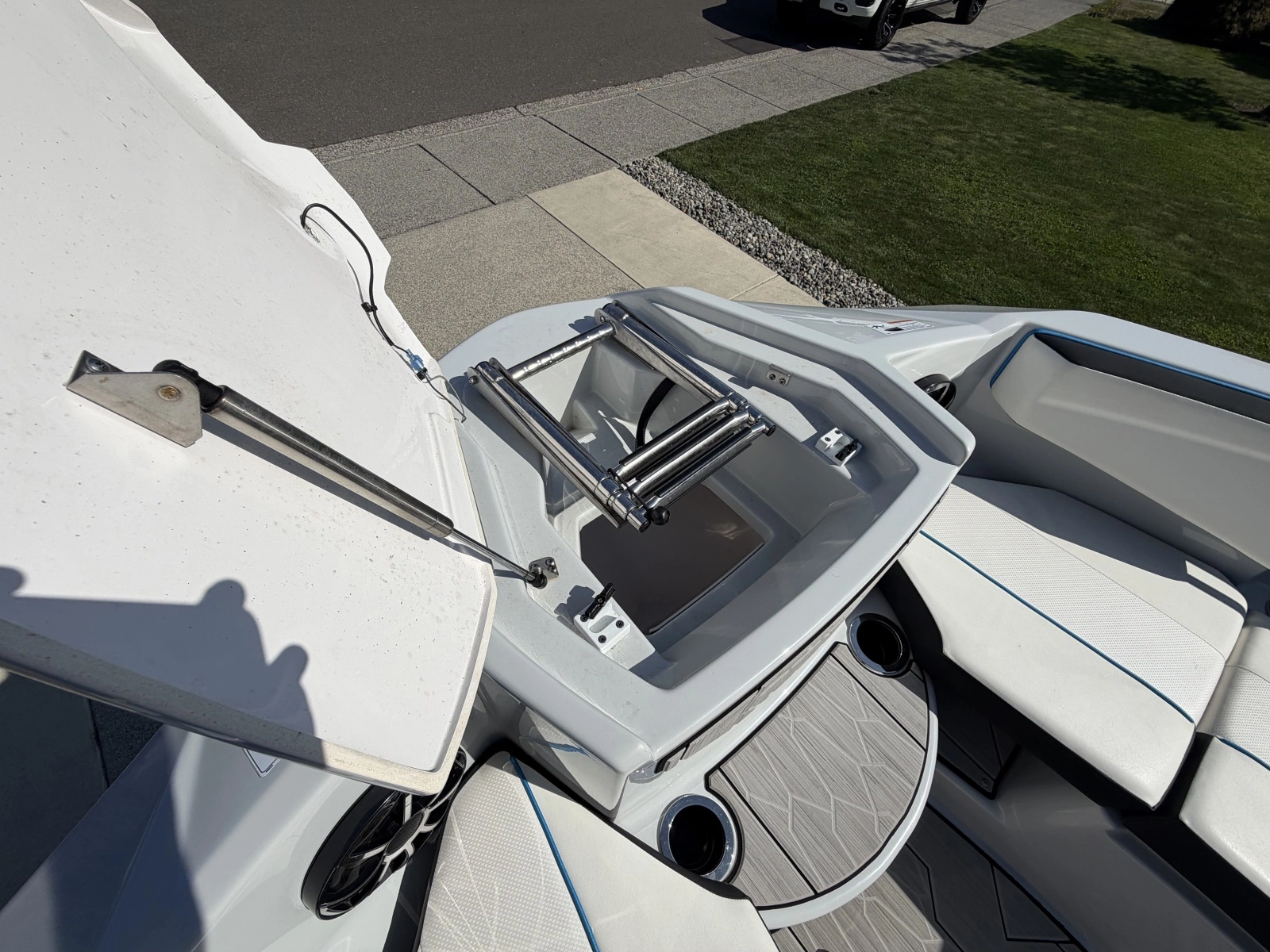 2023 Yamaha Boats 222xe