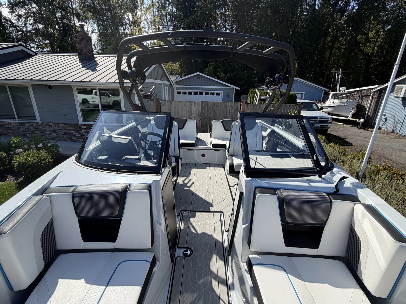 2023 Yamaha Boats 222xe