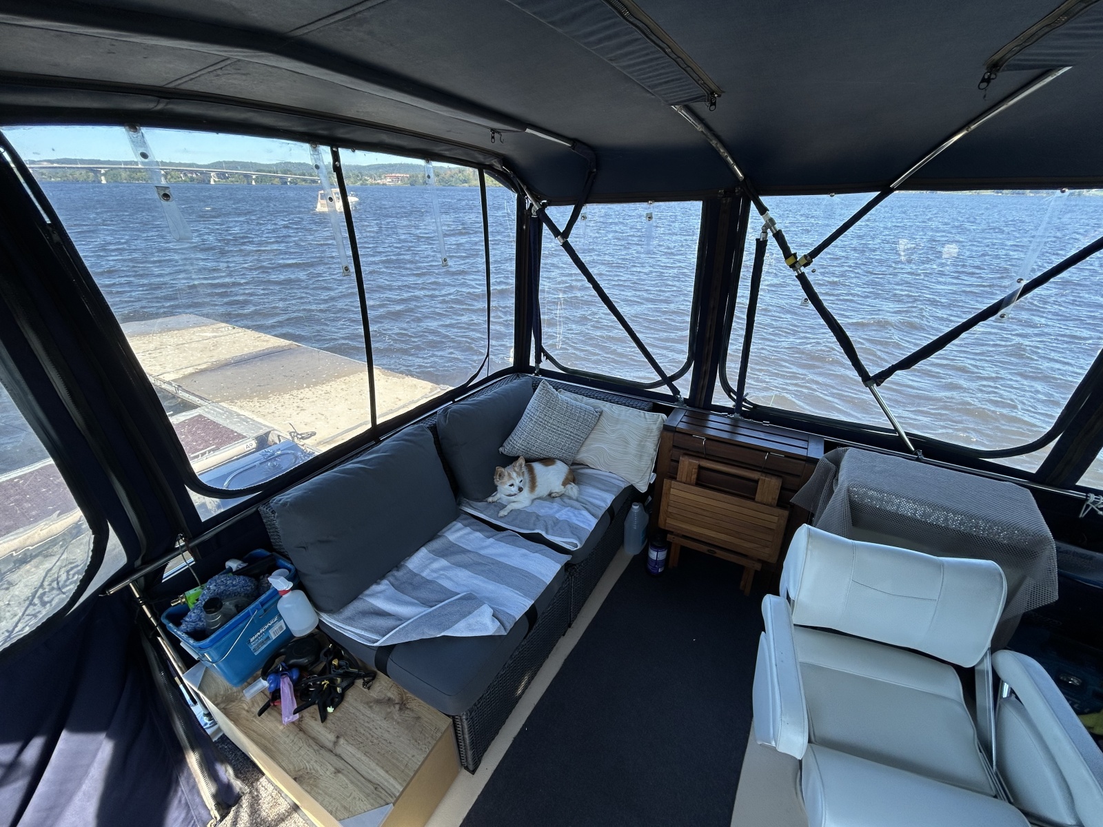 1976 Chris Craft  Catelina 350