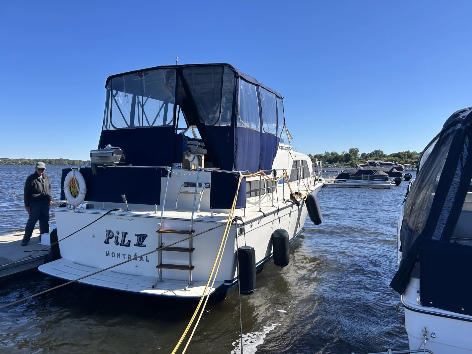 1976 Chris Craft  Catelina 350
