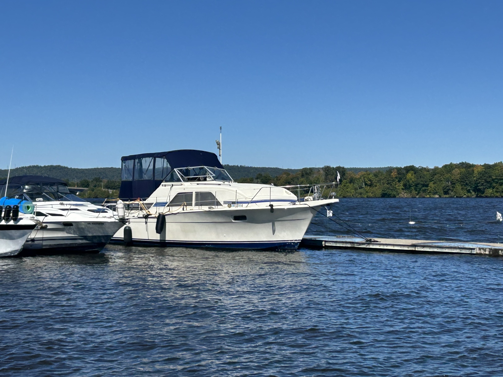 1976 Chris Craft  Catelina 350