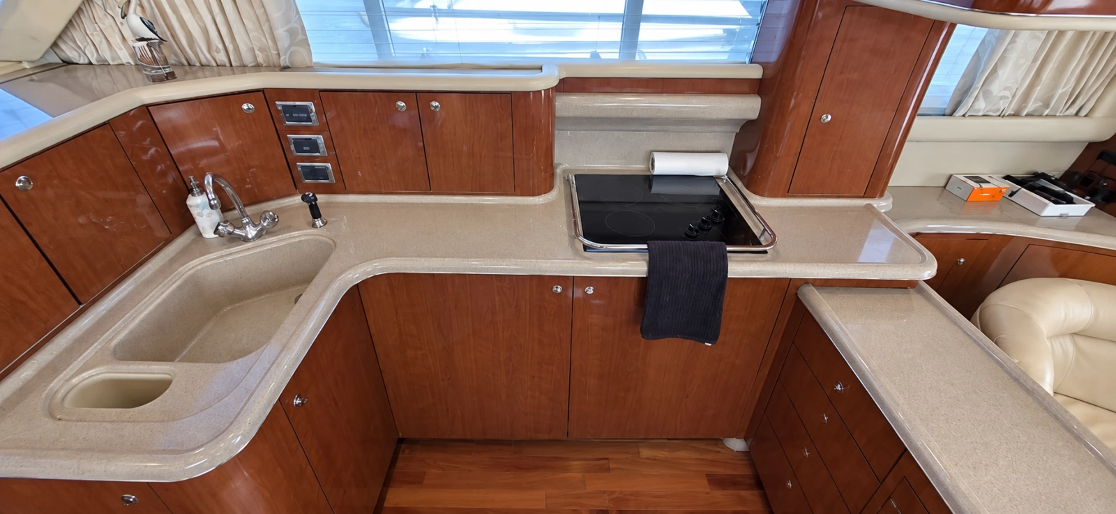 2003 Sea Ray 480 Sedan Bridge