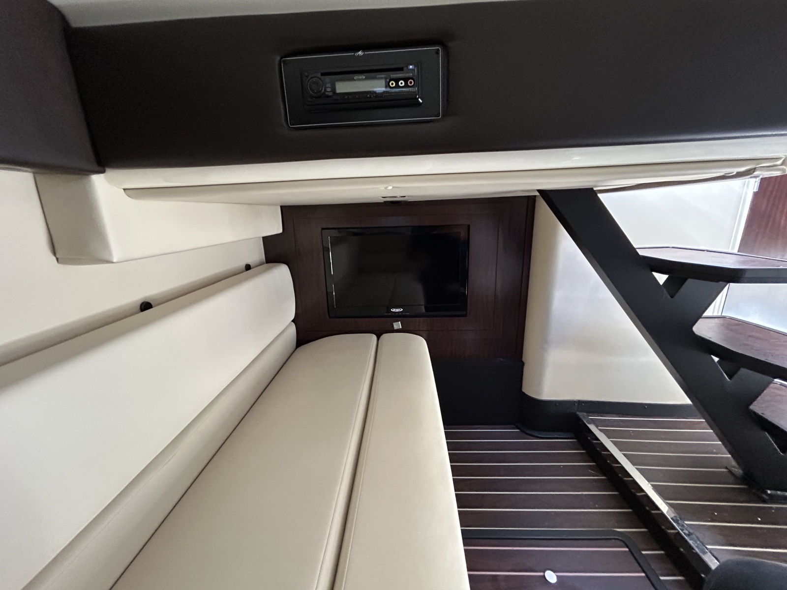 2013 Monterey  340 Sports Yacht