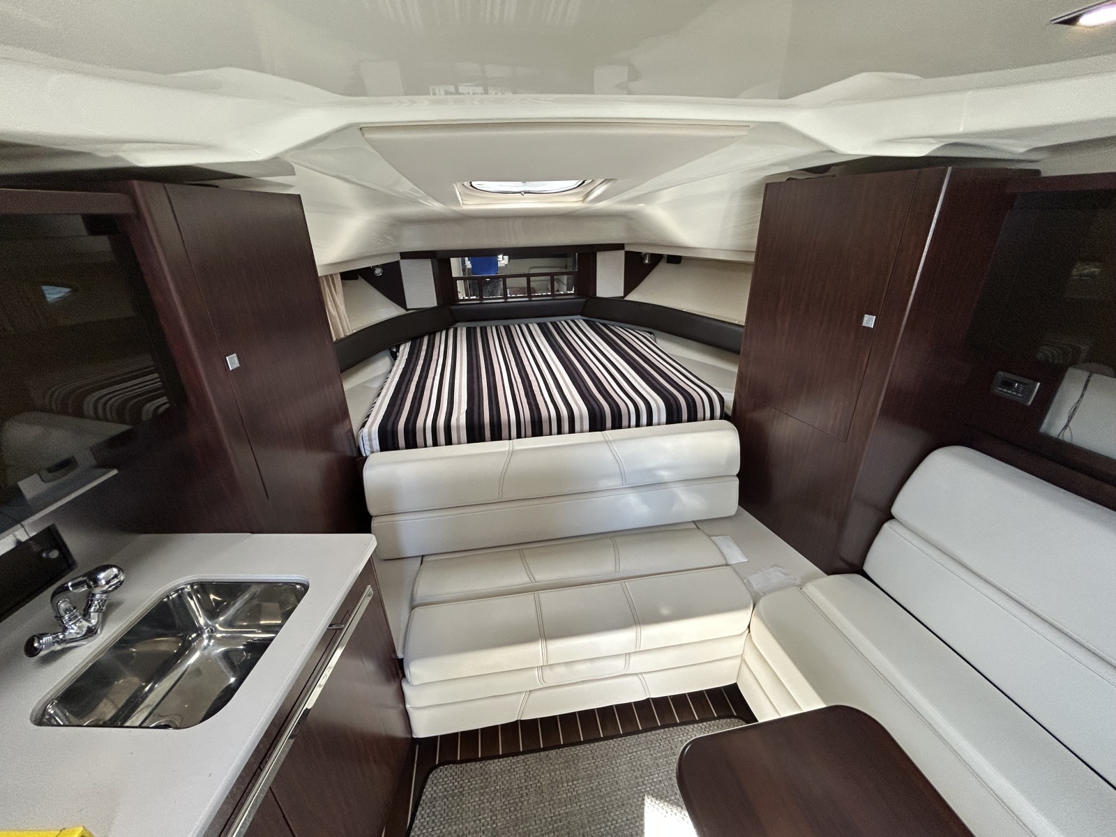 2013 Monterey  340 Sports Yacht