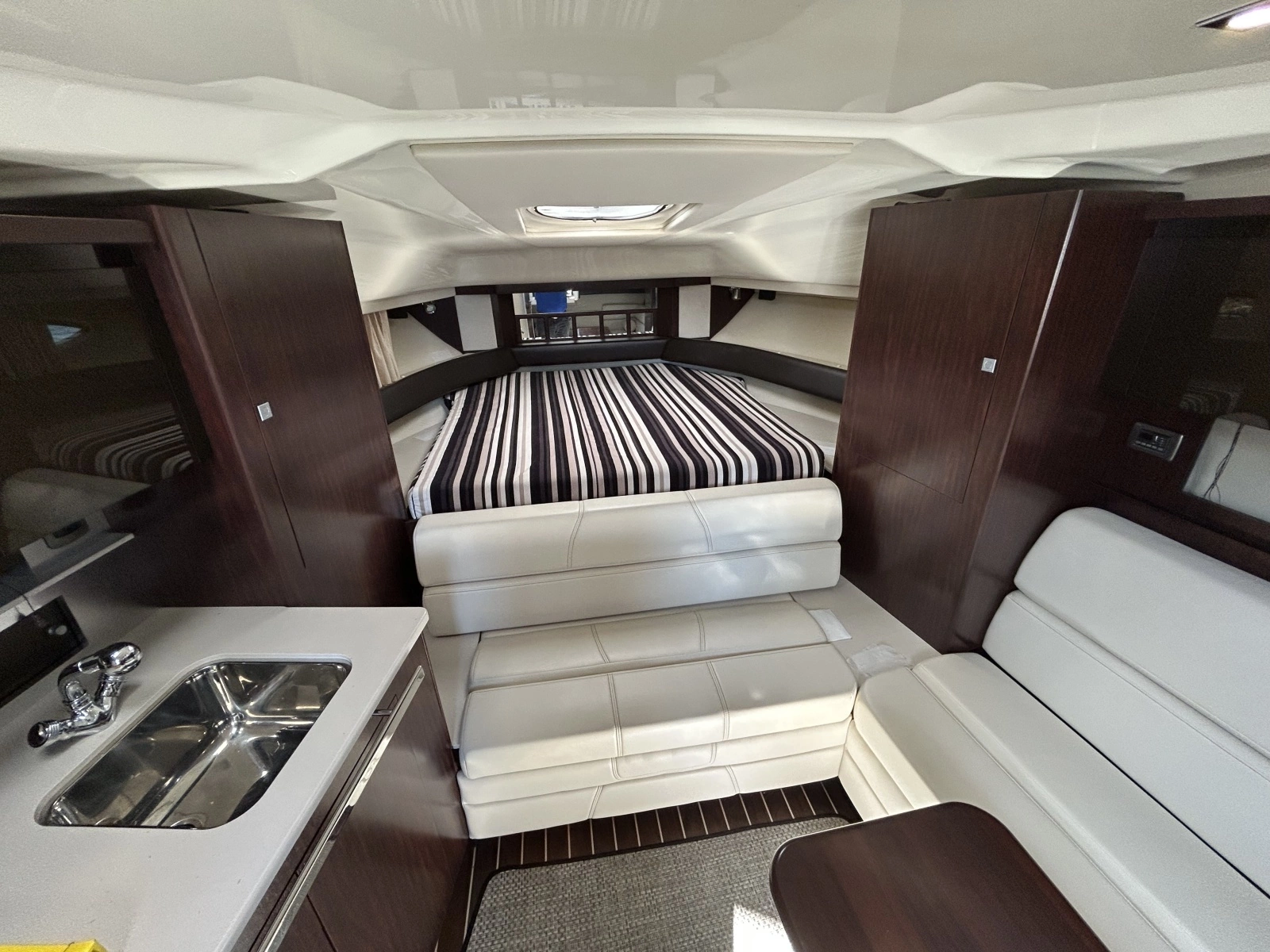 2013 Monterey  340 Sports Yacht