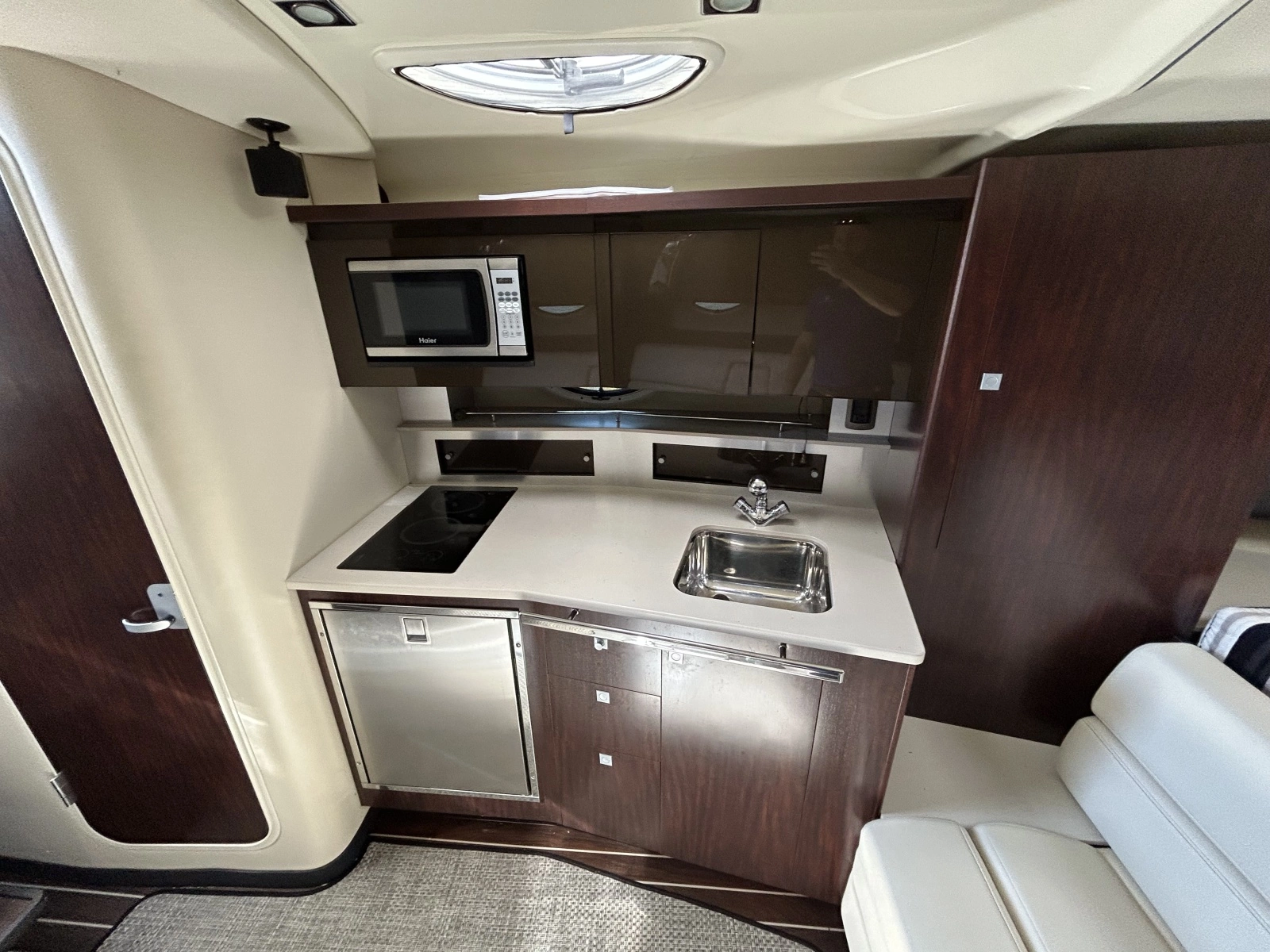 2013 Monterey  340 Sports Yacht