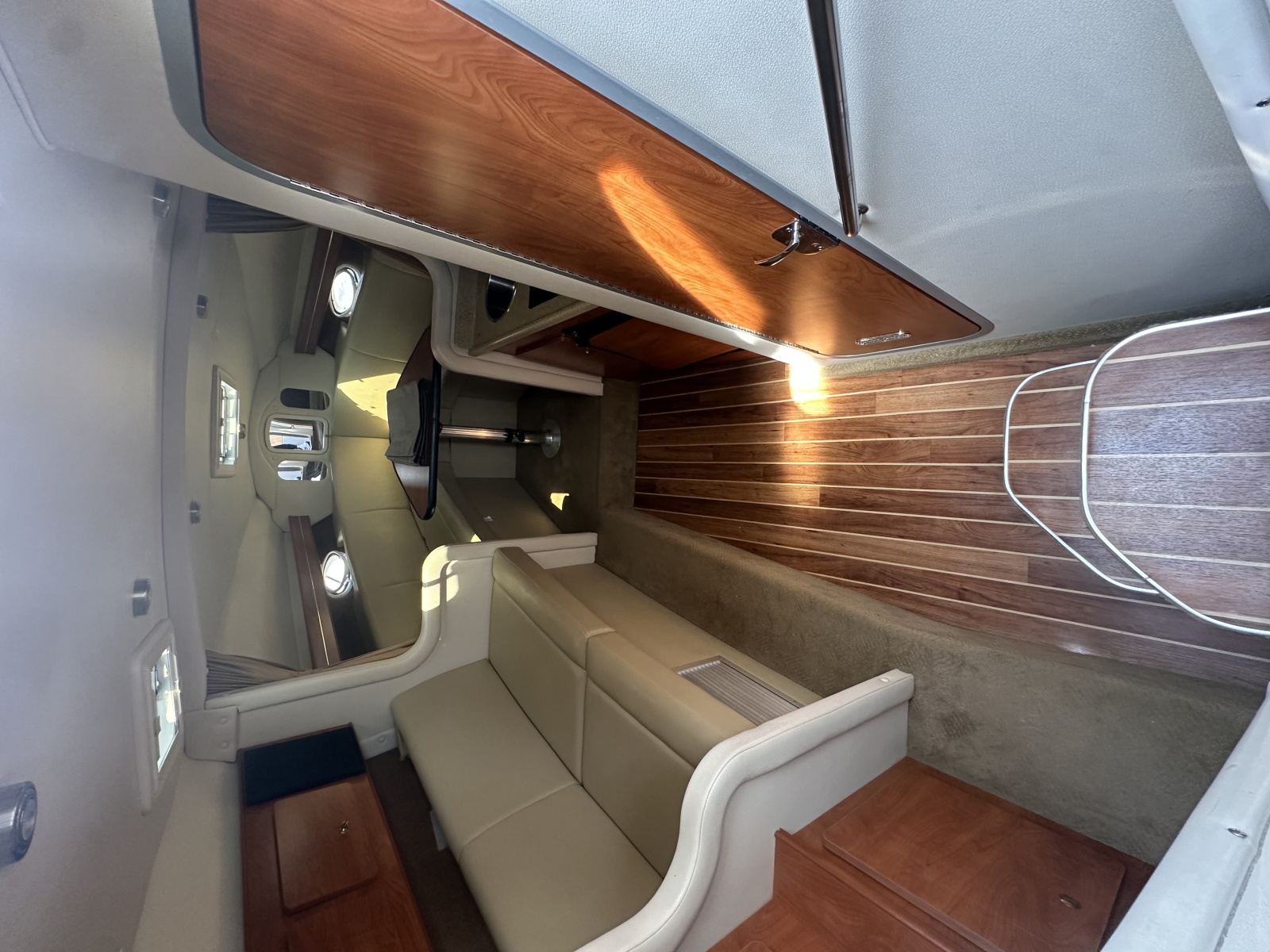 2006 Rinker 300 EC