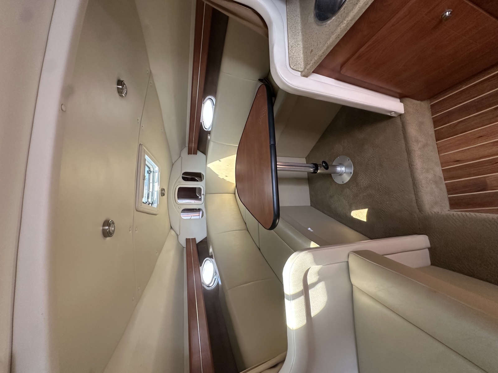 2006 Rinker 300 EC