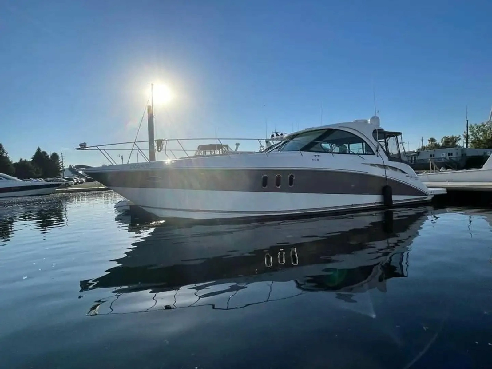 2008 Cruisers Yachts 390 Sport Coupe