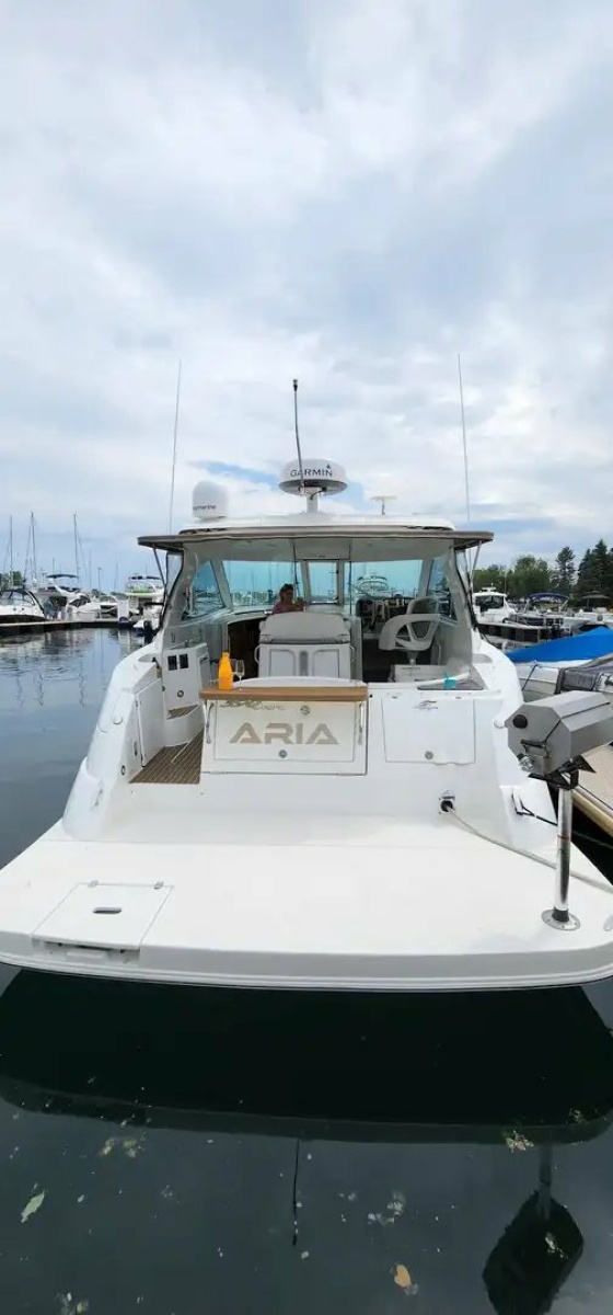 2008 Cruisers Yachts 390 Sport Coupe