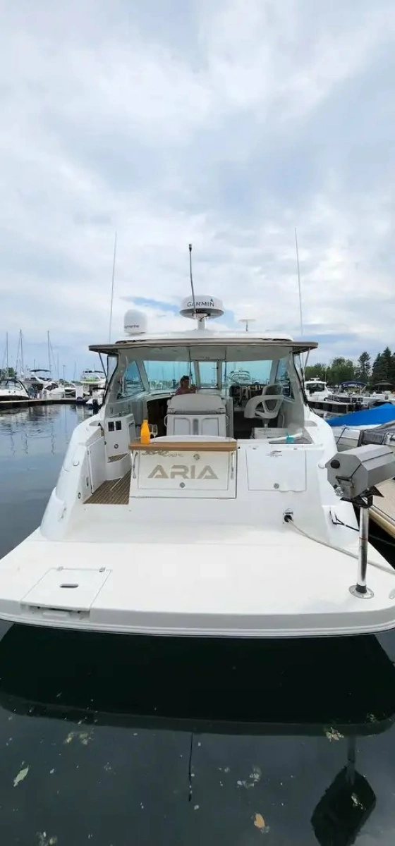 2008 Cruisers Yachts 390 Sport Coupe