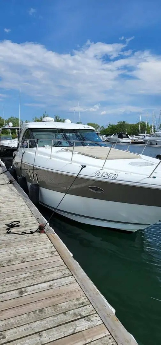 2008 Cruisers Yachts 390 Sport Coupe
