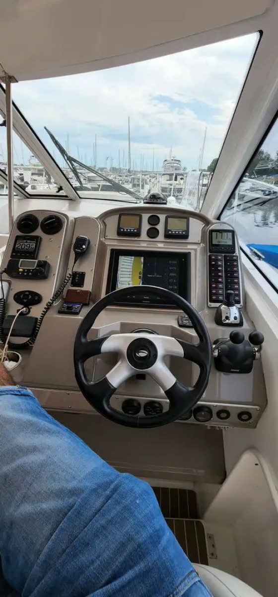 2008 Cruisers Yachts 390 Sport Coupe
