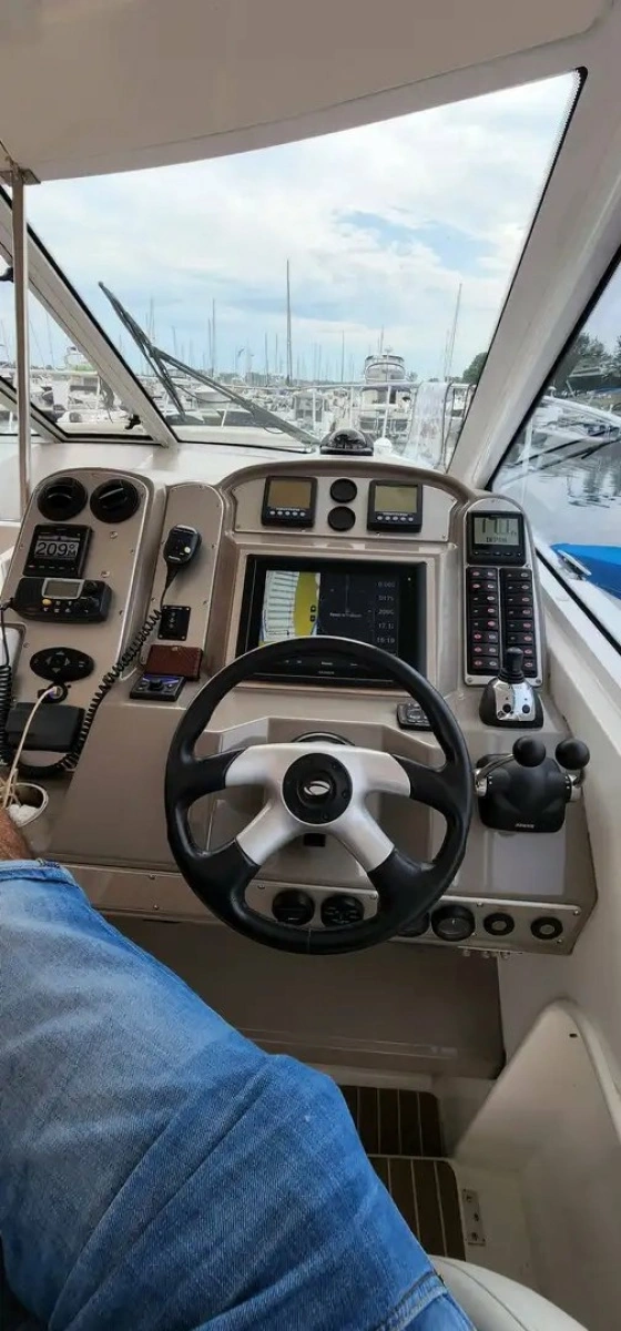 2008 Cruisers Yachts 390 Sport Coupe