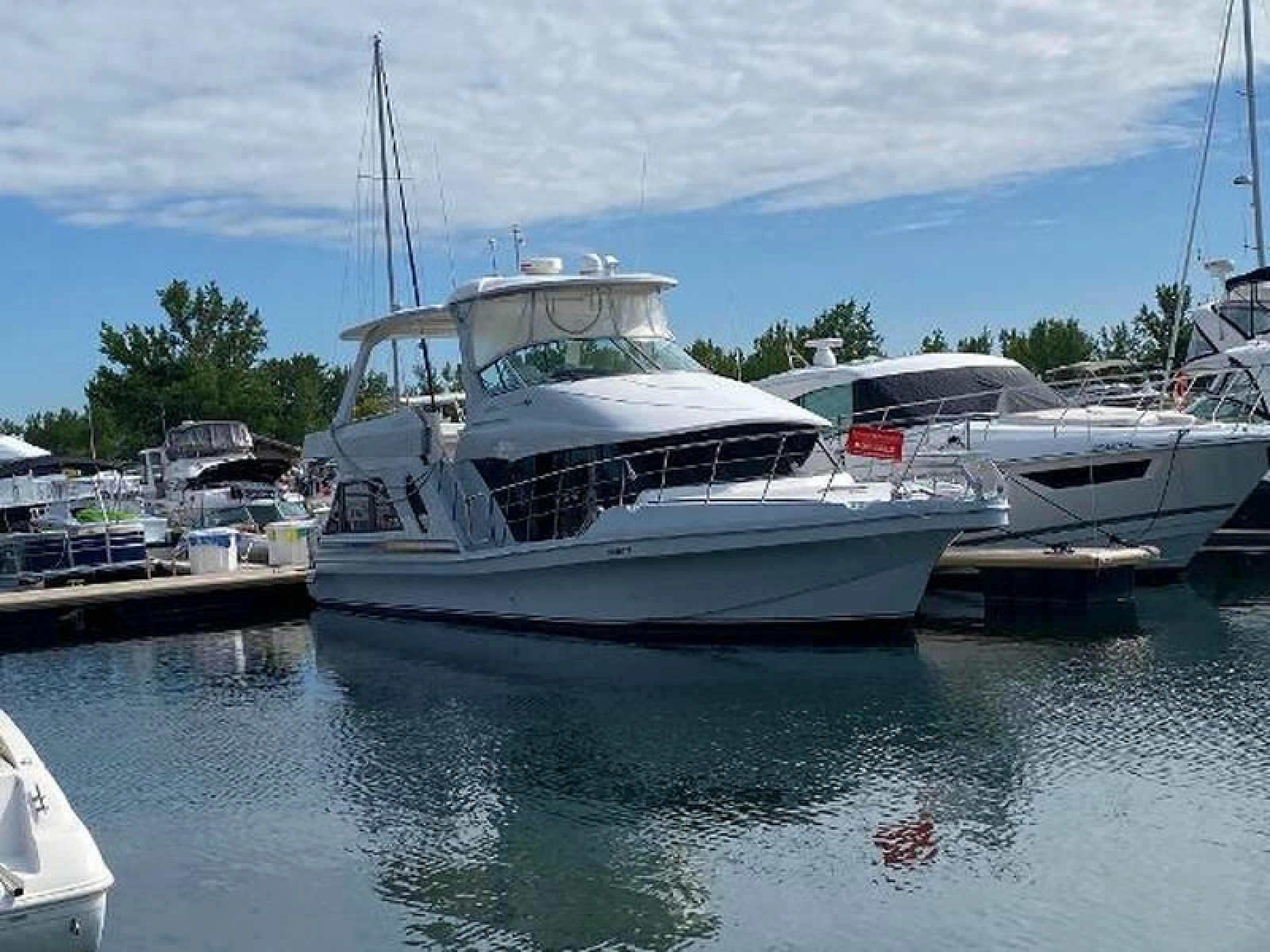 1999 Bluewater 5200