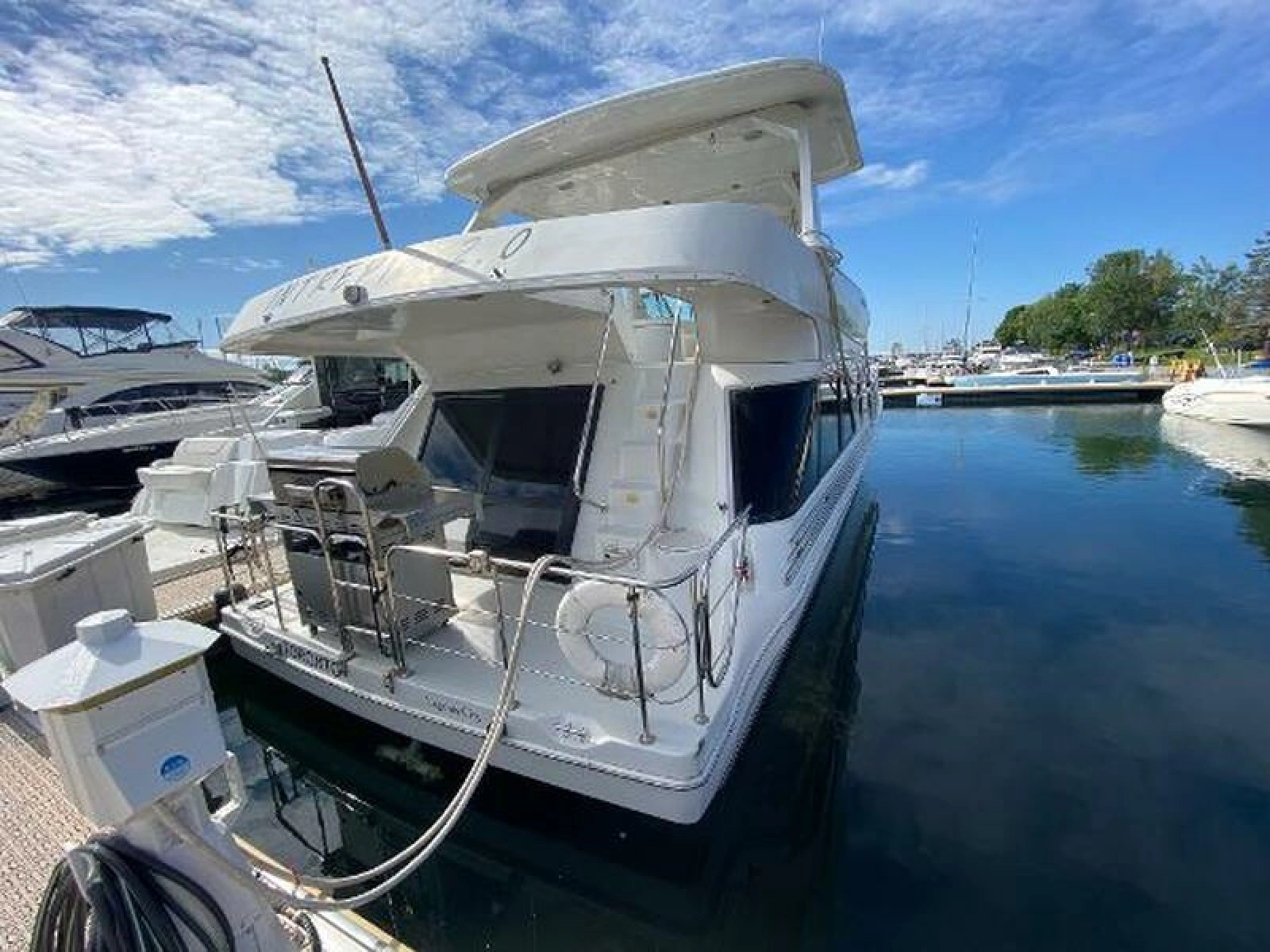 1999 Bluewater 5200