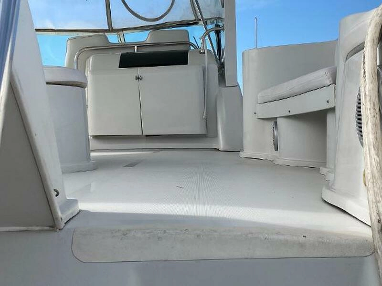1999 Bluewater 5200