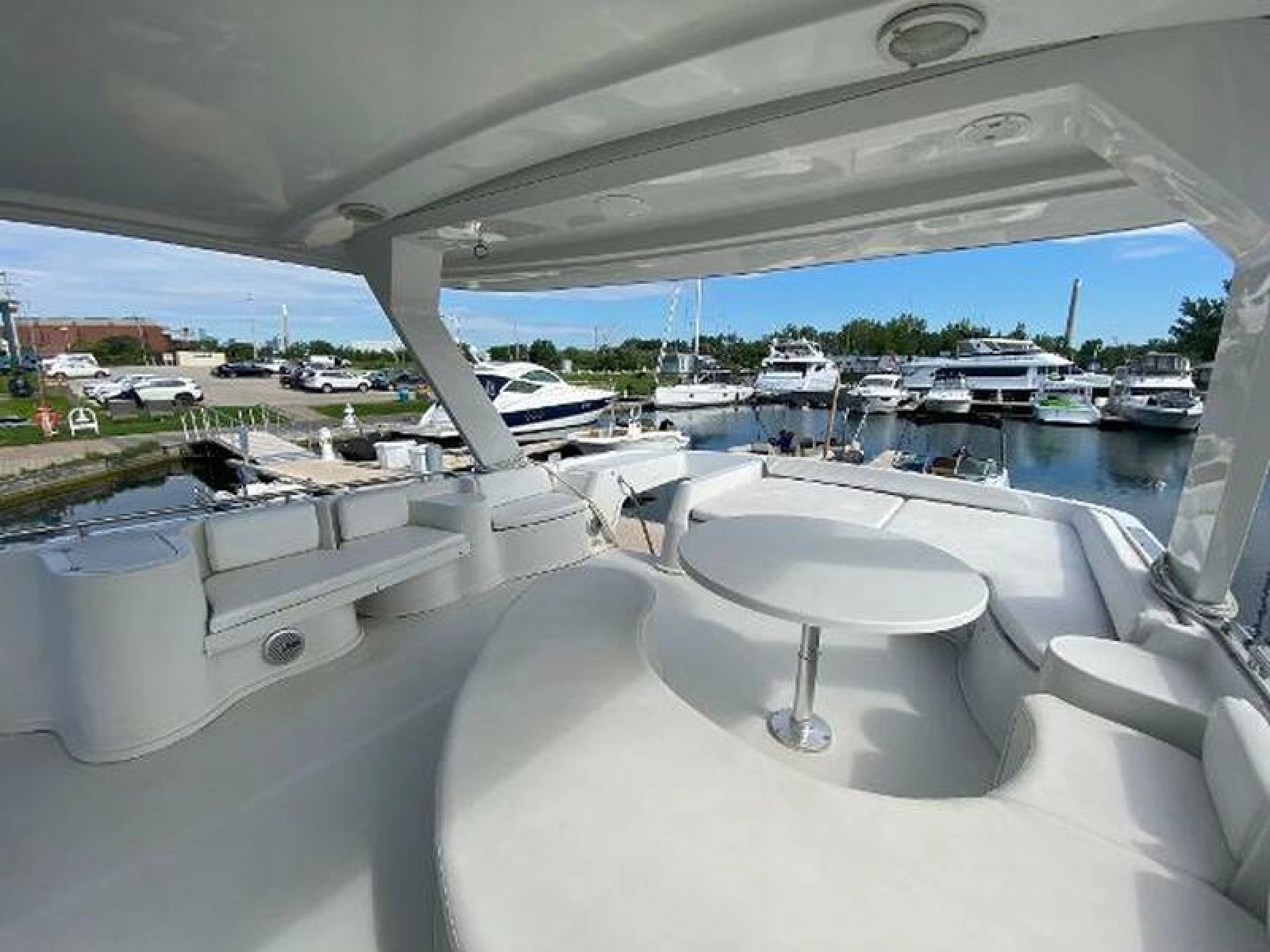 1999 Bluewater 5200