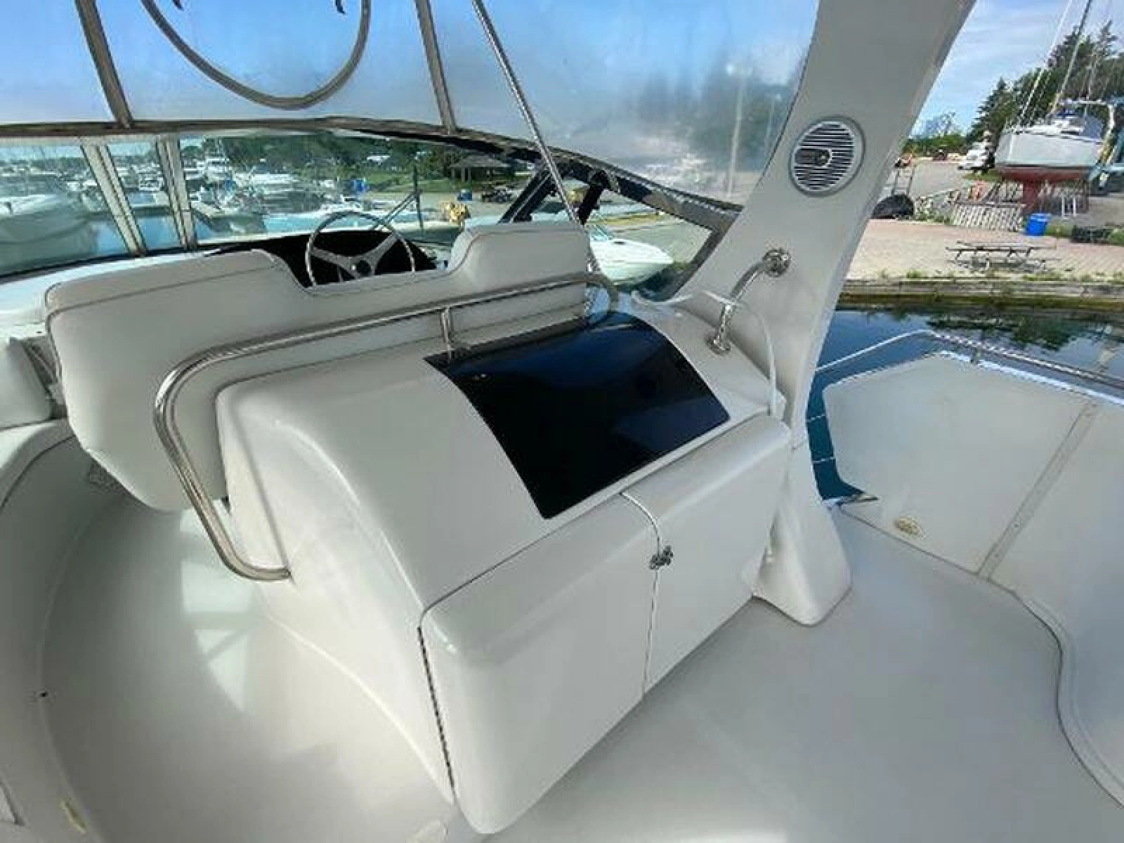 1999 Bluewater 5200