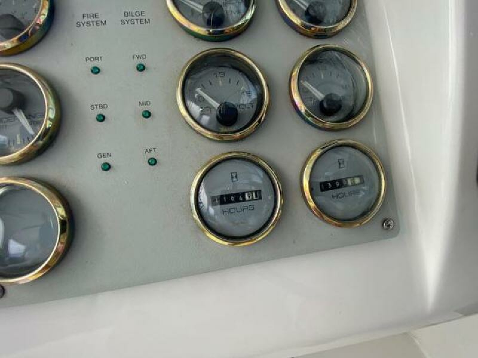 1999 Bluewater 5200