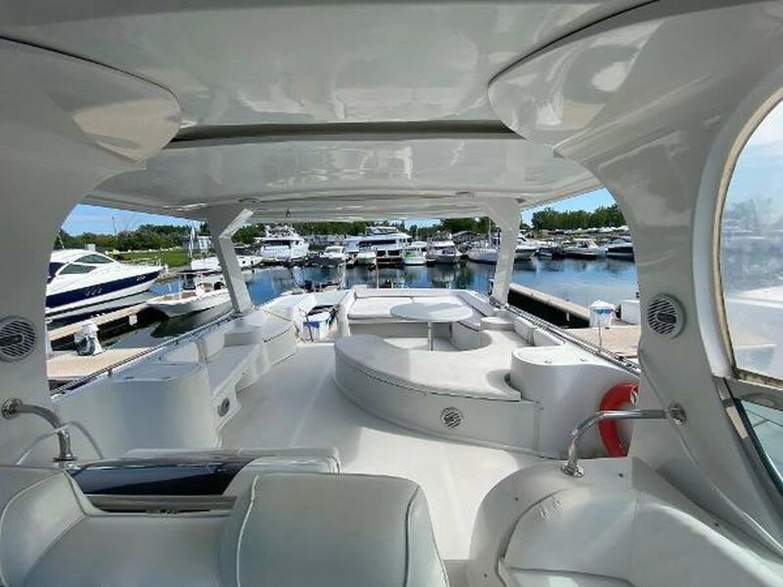 1999 Bluewater 5200
