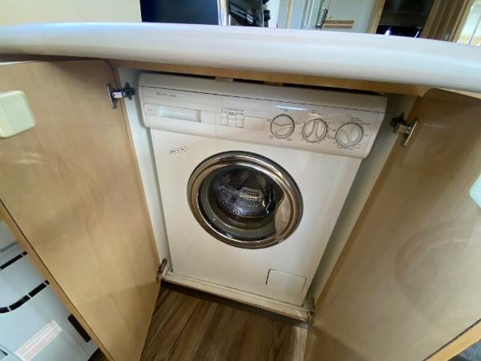 1999 Bluewater 5200