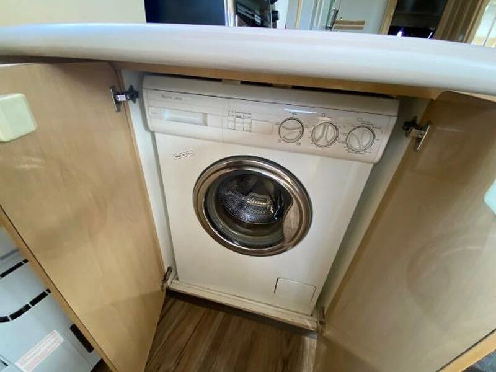 1999 Bluewater 5200