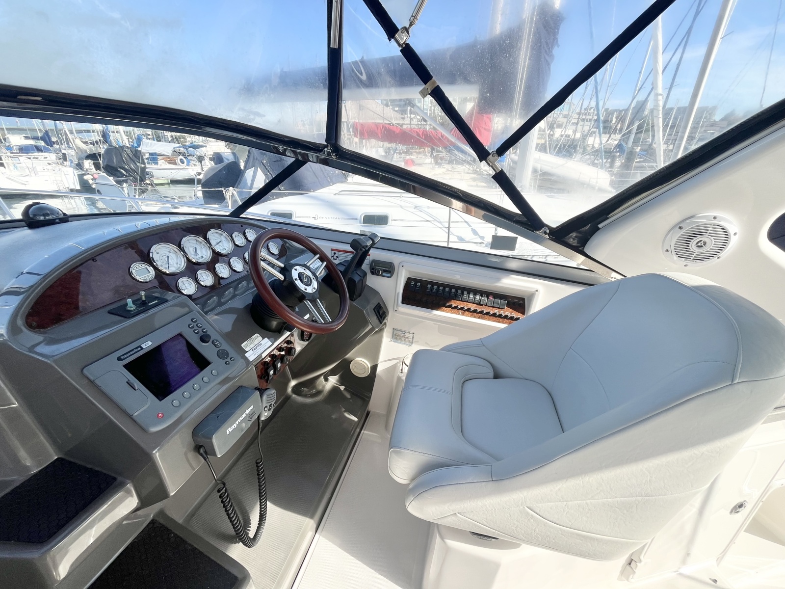 2009 Regal 3060 Window Express