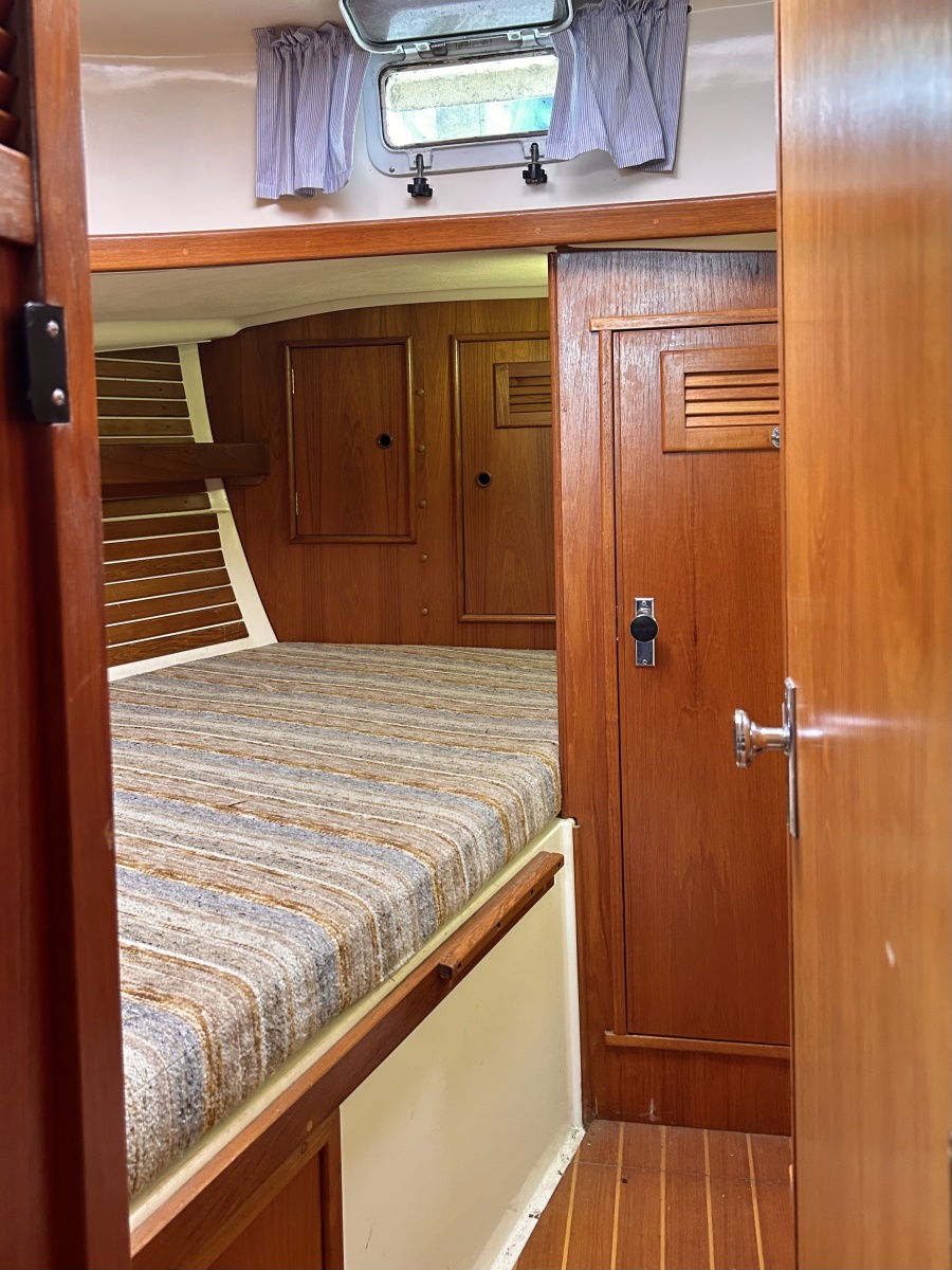 1984 Hinterhoeller Nonsuch 30 Ultra